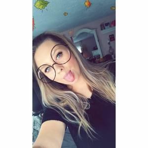 Meet your Posher, Alexis